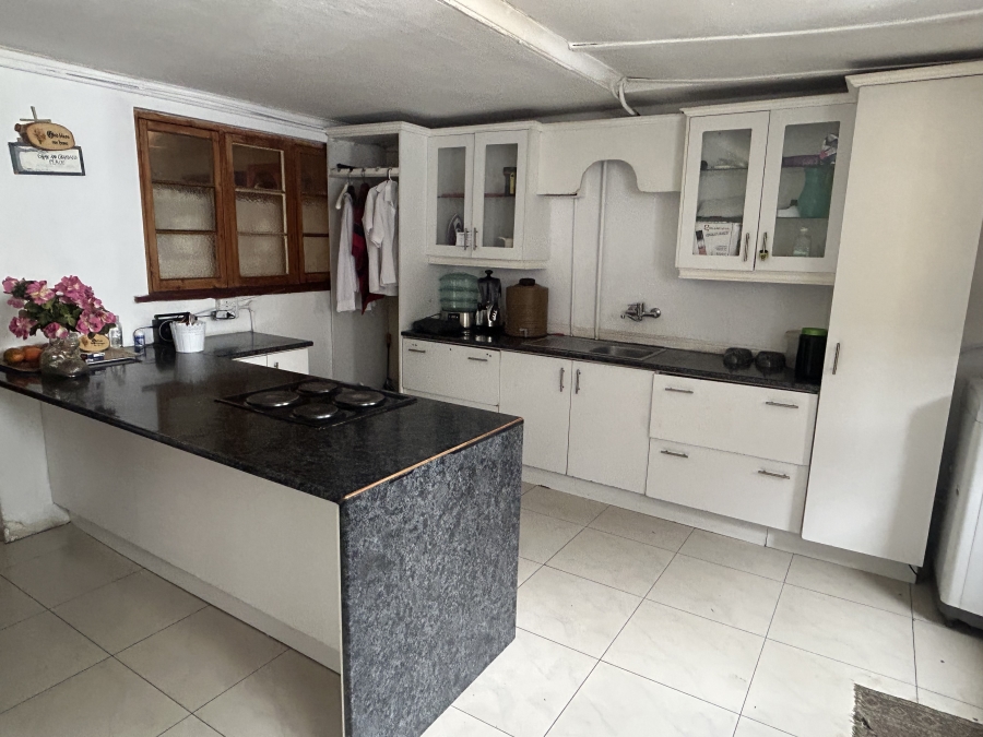 6 Bedroom Property for Sale in Uitsig Western Cape